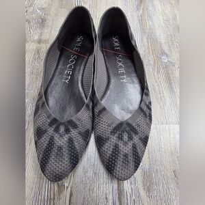 Sole Society Women's Patterned Gray Flats